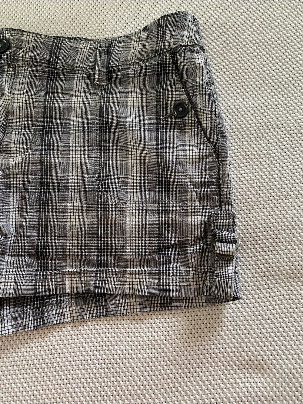 a.n.a Gray Plaid Utility Shorts Size 12 Cotton Stretch Buckle Tabs - Picture 13 of 13